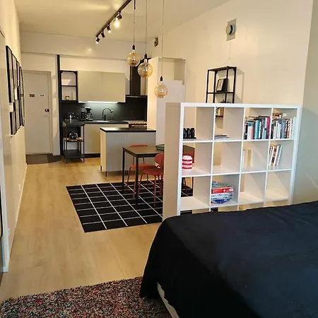 Brooms - Newly Renovated *