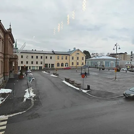 Brooms - Newly Renovated *