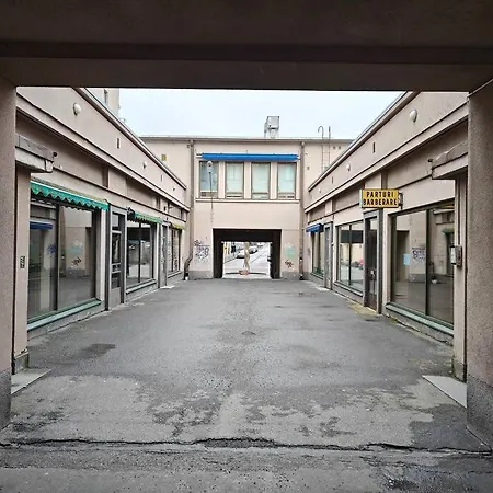 Brooms - Newly Renovated * ヤコブスタード